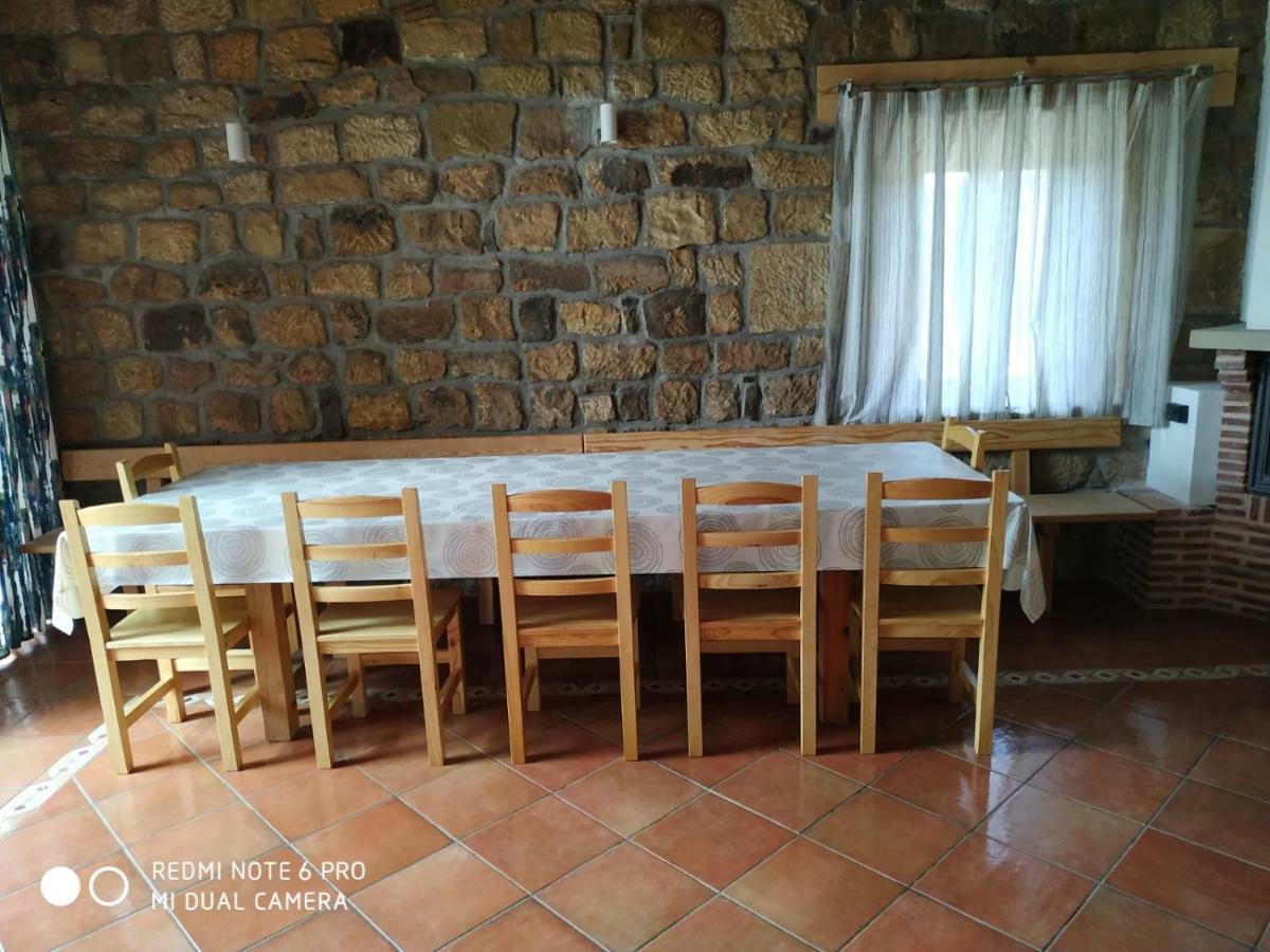 キンタナル・デ・ラ・シエラ La Casa De La Petraゲストハウス エクステリア 写真